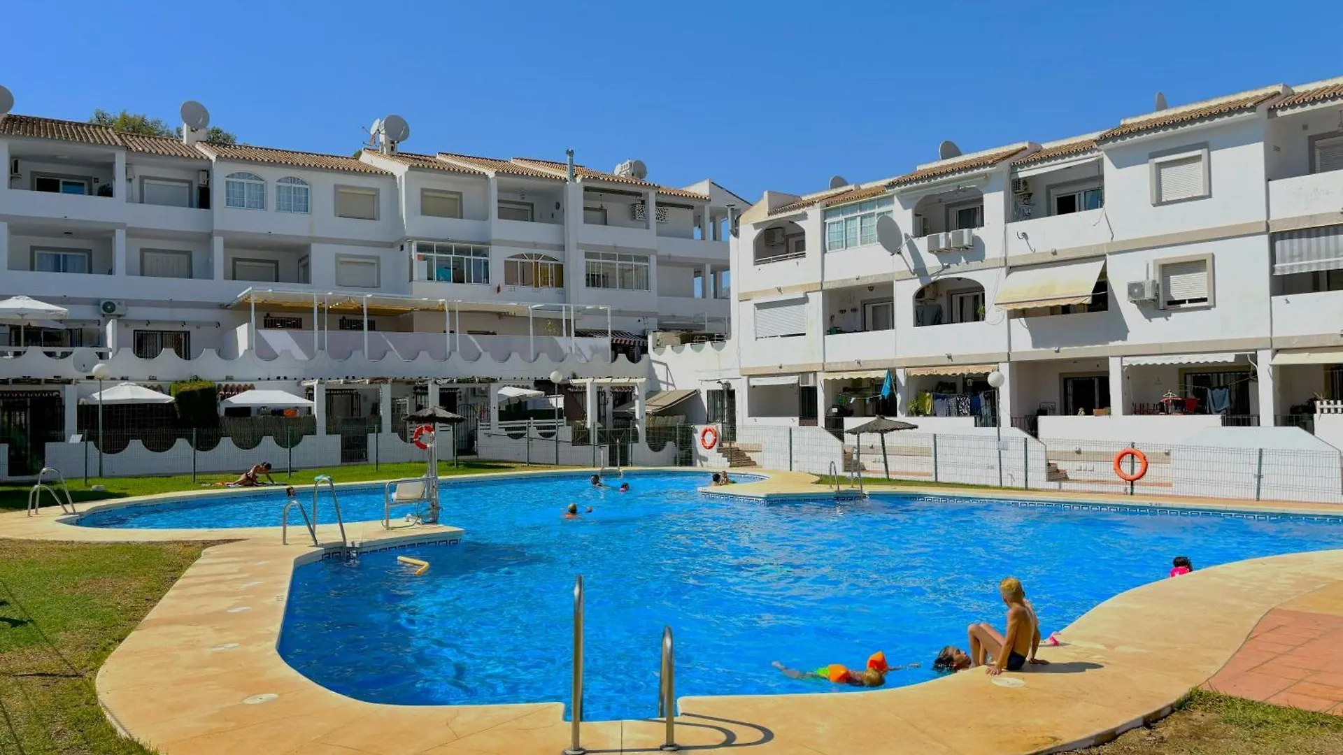 Urb Colina Park Con Piscina Lejlighed Málaga